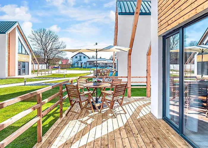 Semesterbostad Amazing In With Kitchen Nowecin